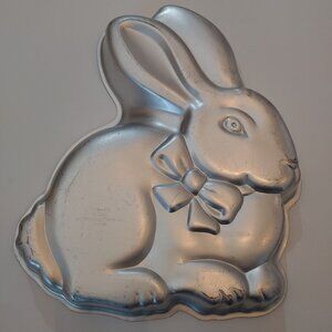 Wilton Bunny Rabbit Cake Mold Pan Birthday Cake Easter Aluminum Model 2105-175